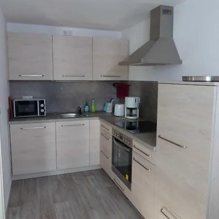 E33 Bei Peter Apartment *